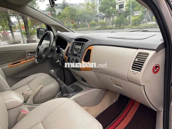 Toyota Innova 2011 GSR - 55555 km