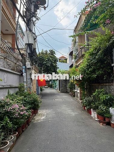 Gần mặt tiền Trường Chinh, 3 tầng, gần trung tâm