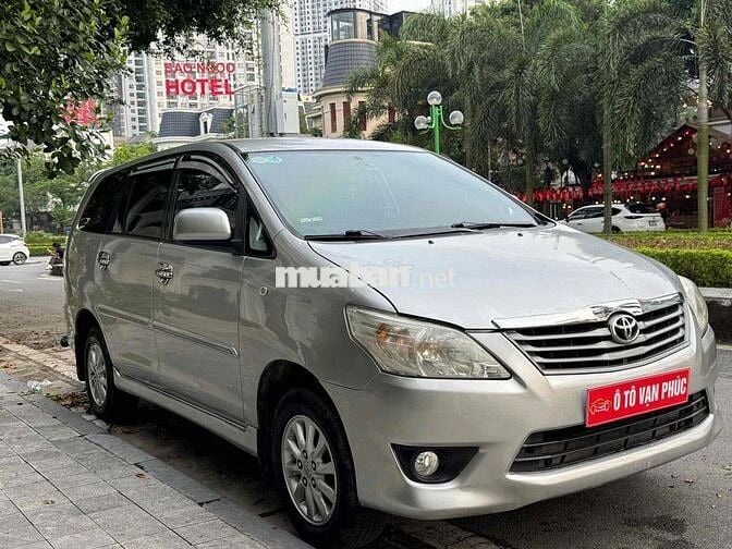 Toyota Innova 2013 E - 6 km