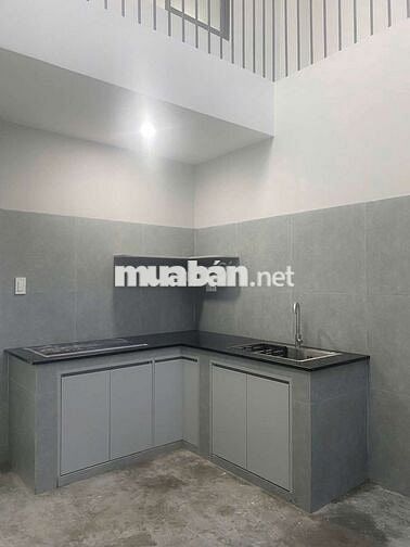 Cần cho thuê nhà P THT Q12.DT 4,5 x20  gác lửng nhà mới hẻm xe hơi