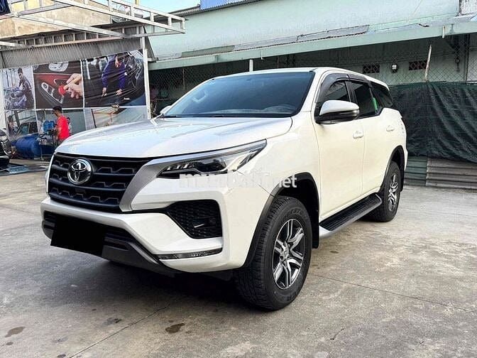 Toyota Fortuner 2022 2.4L 4x2 MT - 89000 km
