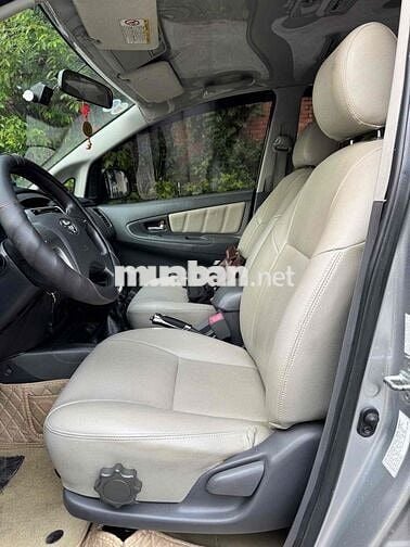 Toyota Innova 2013 E - 6 km