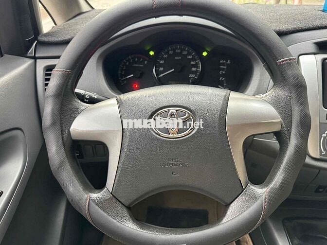 Toyota Innova 2013 E - 6 km