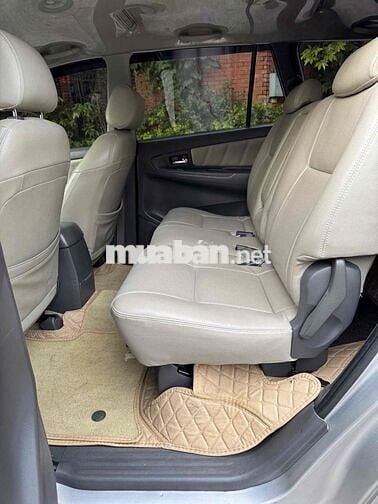 Toyota Innova 2013 E - 6 km