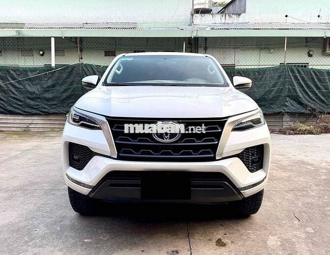 Toyota Fortuner 2022 2.4L 4x2 MT - 89000 km
