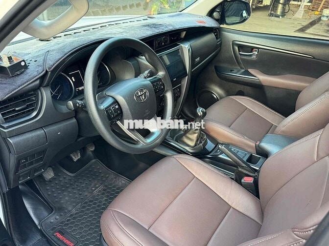 Toyota Fortuner 2022 2.4L 4x2 MT - 89000 km