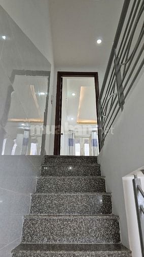 CHO THUÊ NHÀ NGUYÊN CẢN HẺM 1902 LVL-1 TRỆT 2 LẦU -3PN 3WC
