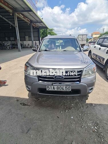 Ford Everest 2010 2.5L 4x4 MT - 130000 km
