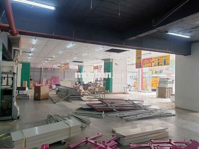 Cho thuê tòa nhà 1.500m² – Mặt đường Giải Phóng, làm trụ sở, showroom