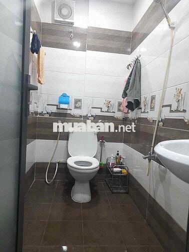Cho thuê nhà MT Bắc Hải P6 Tân Bình, 3.4x10m, 3 tầng full nội thất các