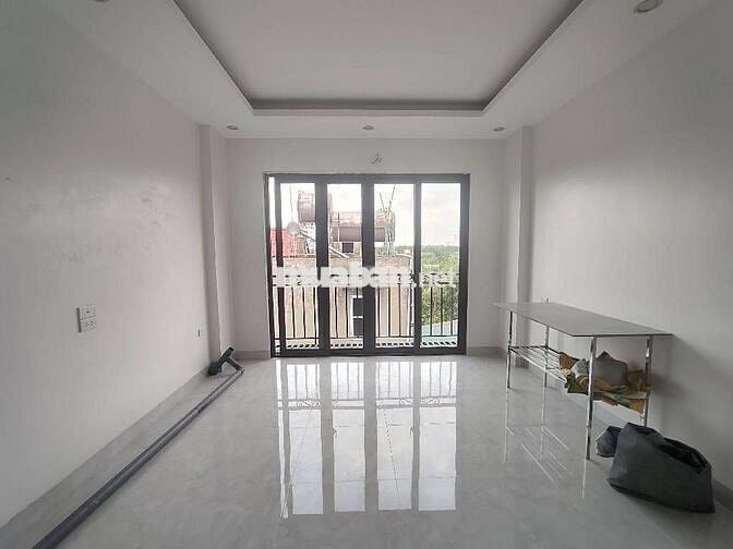 Nhà đẹp Thuý Lĩnh thang máy, ô tô vào nhà