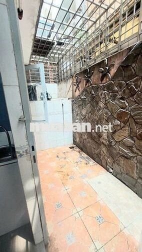 Cho thuê phòng khu Trung Sơn gần ĐH Rimt q7. DT: 30m2. Full Nội Thất .
