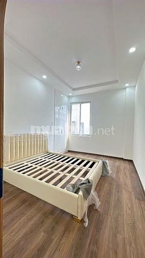 NHÀ MỚI - KHÁNH HỘI-KHÔNG QUY HOẠCH- 5PN 