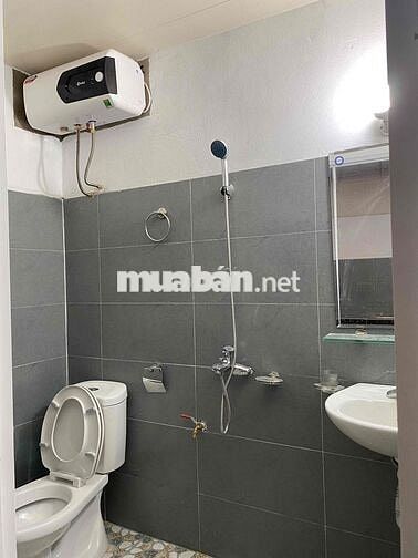 cho thuê nhà 2 tầng mặt đường ô tô đỗ cửa
