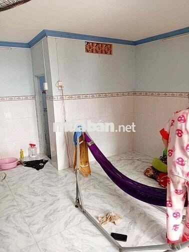 kẹt tiền bán gap nhà rat đẹp 4*8 gac lửng 2/ kenh trung ương 550tr .