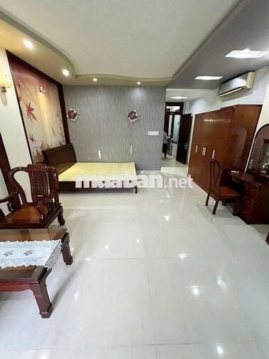 Phòng bancol MT đg Phạm Hùng Nối Dài gần ĐH UEH, Rmit. Full Nội Thất .