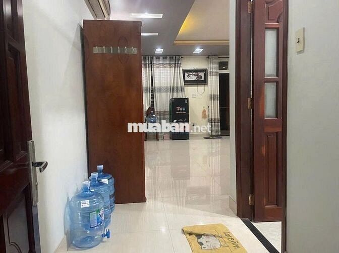 Phòng bancol MT đg Phạm Hùng Nối Dài gần ĐH UEH, Rmit. Full Nội Thất .