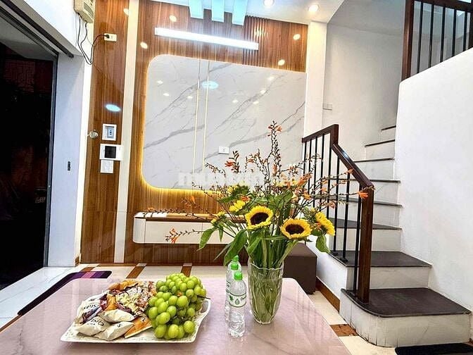 Nhà em cần bán 18m2 xây 5 tầng 4.86 tỷ ở 29 Láng Hạ, Ba Đình ạ