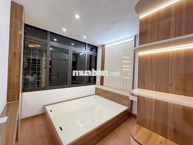 Nhà em cần bán 18m2 xây 5 tầng 4.86 tỷ ở 29 Láng Hạ, Ba Đình ạ