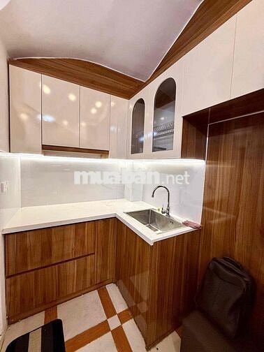 Nhà em cần bán 18m2 xây 5 tầng 4.86 tỷ ở 29 Láng Hạ, Ba Đình ạ