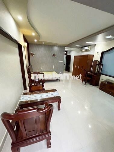 Phòng bancol MT đg Phạm Hùng Nối Dài gần ĐH UEH, Rmit. Full Nội Thất .