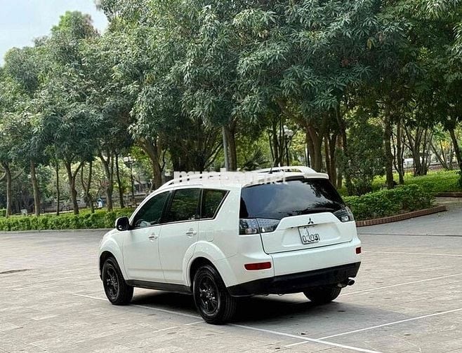 Mitsubishi Outlander 2009 - 128000 km
