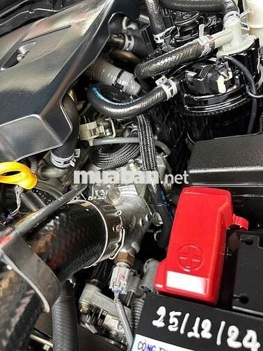 Toyota Fortuner dầu cuối 2022 số tự động mới 90%