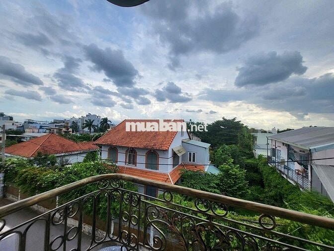 chủ kẹt cần bán nhà mới ngay đường số 11, Trường Thọ. DTSD 185,5m2 SHR