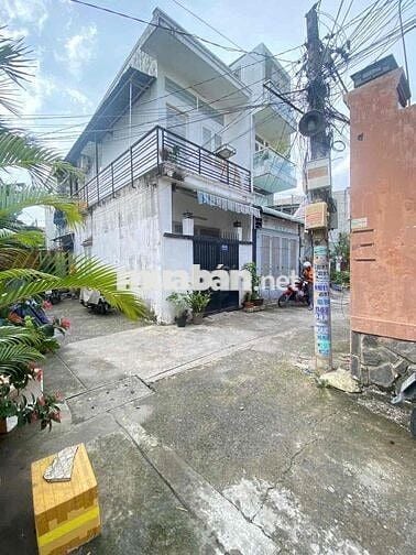bán gấp nhà cấp 4 đường 520 QL13. Diện tích 129,3m2 , sổ hồng riêng.