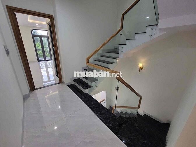 chủ kẹt cần bán nhà mới ngay đường số 11, Trường Thọ. DTSD 185,5m2 SHR