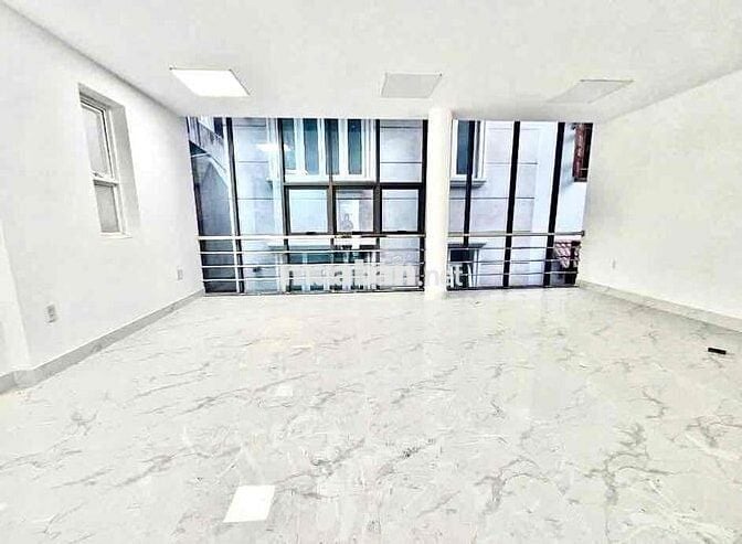 SIÊU PHẨM NHÀ ỐP KÍNH SANG TRỌNG CÓ THANG MÁY - 495a Tô Hiến Thành