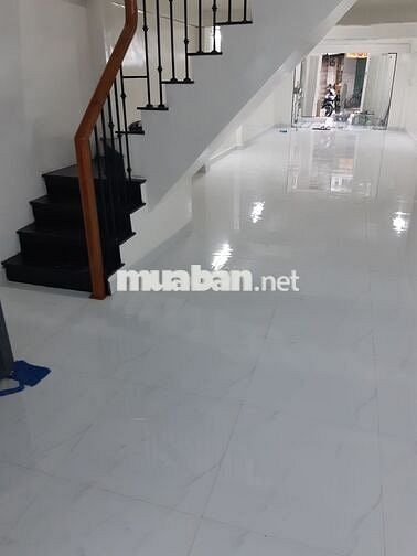 Nhà mặt tiền diện tích 80m2, 4 phòng ngủ, p.  Hưng