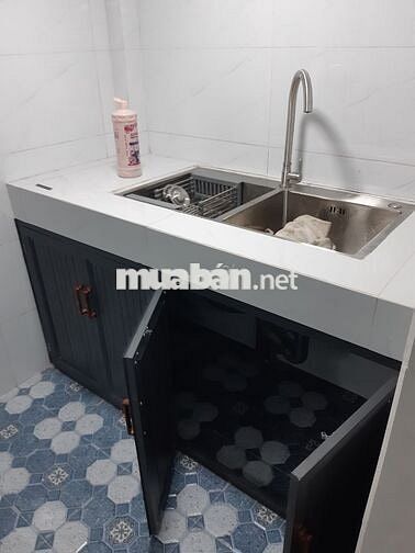 Nhà mặt tiền diện tích 80m2, 4 phòng ngủ, p.  Hưng