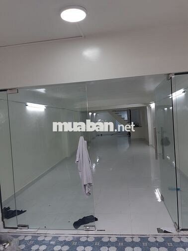 Nhà mặt tiền diện tích 80m2, 4 phòng ngủ, p.  Hưng