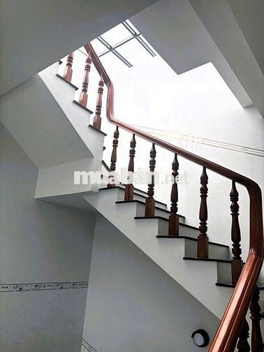 cho thuê mặt bằng kinh doanh 190m2 phường Linh Xuân đường lớn giá rẻ