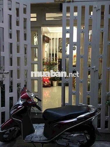 Cho thuê nhà nguyên căn q4 4 lầu 4 phòng ngủ 4 tolet