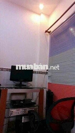 Cho thuê nhà nguyên căn q4 4 lầu 4 phòng ngủ 4 tolet
