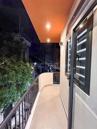 MT Hẻm - Thoáng - Nhà Đẹp - Vị Trí Tốt .