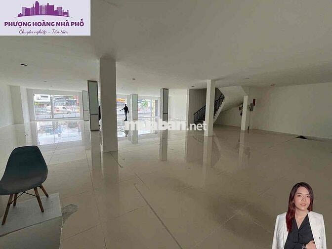 Mặt tiền lớn 14mx17m - Sàn Suốt  3 Tầng 690m2 giá cho thuê 130 triệu