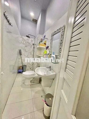 Cho Thuê Nhà 1 Trệt 1 Lầu 3PN 4x14m Hẻm Đường Số 37 Tân Kiểng