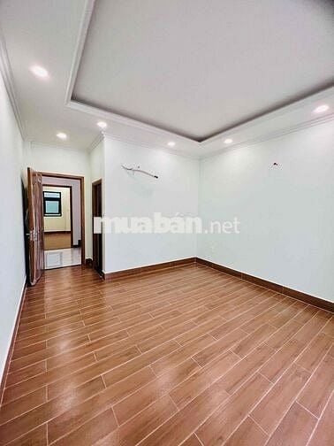 Nhà Mới Xây DT 260m2 1Trệt 1Lửng 3Lầu 4Pn 5Wc Sân Thượng Sẳn Máy Lạnh