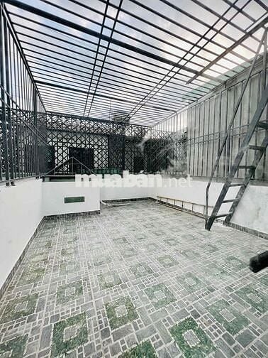 Nhà Mới Xây DT 260m2 1Trệt 1Lửng 3Lầu 4Pn 5Wc Sân Thượng Sẳn Máy Lạnh