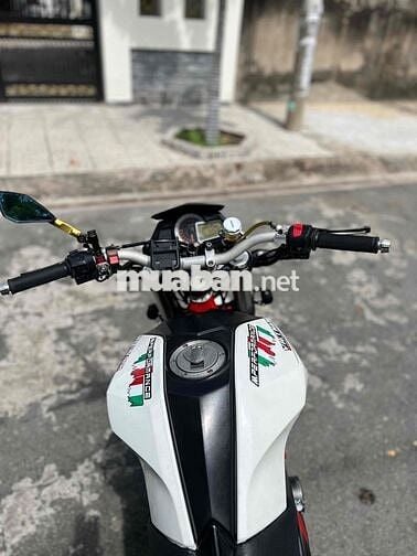 Moto Benelli TNT 175 - Biển SG