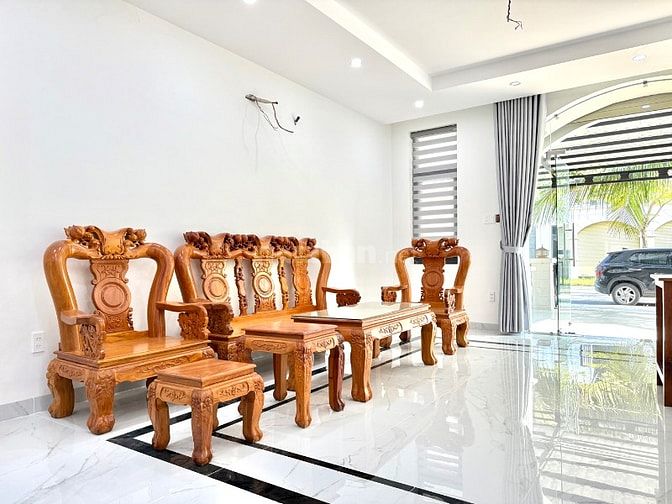 Cho thuê nhà nguyên căn full nội thất ngay AEON Tân An 