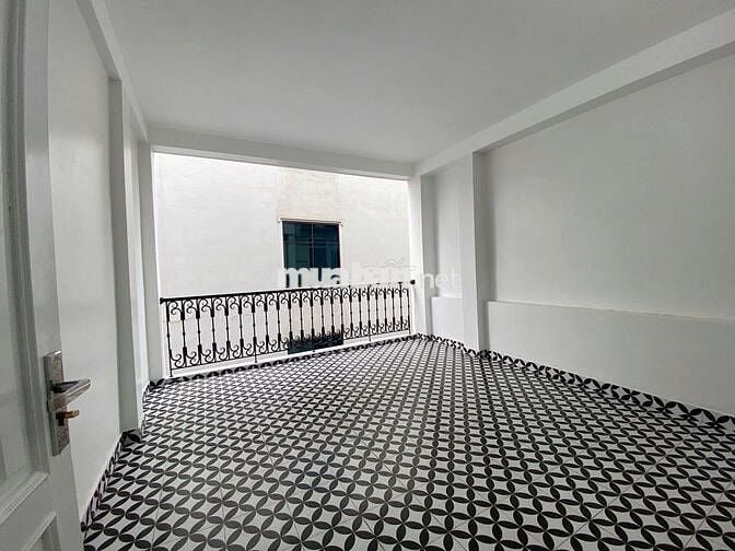 BÁN NHÀ VIP CẦU GIẤY – Ô TÔ TRÁNH, VÀO NHÀ – Ở NGAY, KINH DOANH ĐỈNH