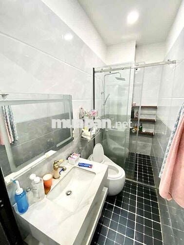NHÀ 6TẦNG, CÓ THANG MÁY, MT TRƯƠNG THỊ HOA, Q12, GIÁ TỐT KD NHỘN NHỊP
