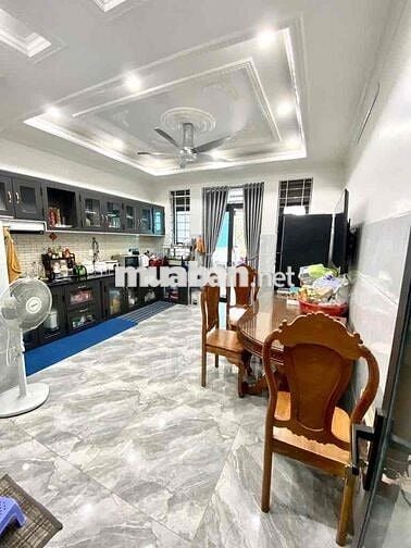 NHÀ 6TẦNG, CÓ THANG MÁY, MT TRƯƠNG THỊ HOA, Q12, GIÁ TỐT KD NHỘN NHỊP