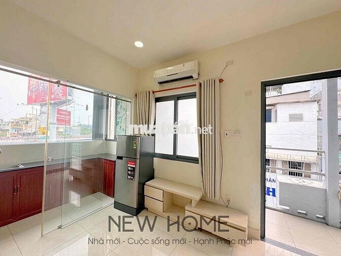 Căn hộ ban công, tách bếp Nguyễn Kiệm gần sân bay. Giáp BT, PN, TB