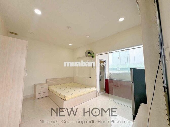 Căn hộ ban công, tách bếp Nguyễn Kiệm gần sân bay. Giáp BT, PN, TB
