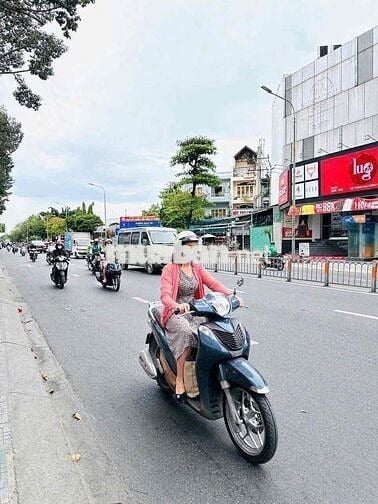 Nhà Mặt Tiền trệt suốt 3pn3wc 72m2 Phan Văn Trị P10